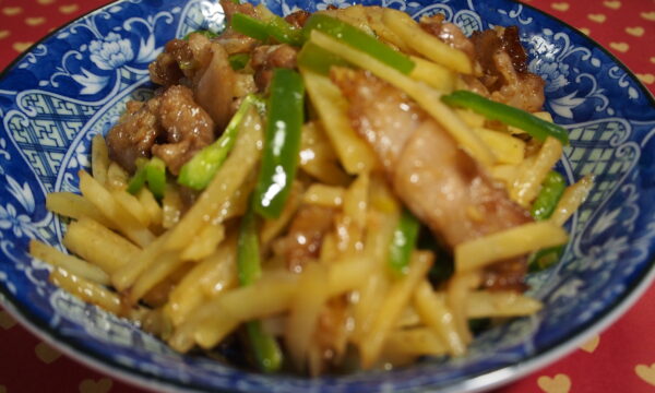 【簡単レシピ】中華風ジャガイモとピーマンの炒め物