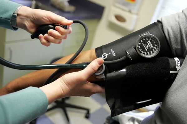 高血圧症の根治方法