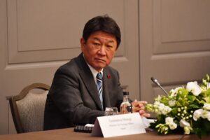 茂木外相、アフガンの日本大使館職員退避「相当危険が切迫していた」