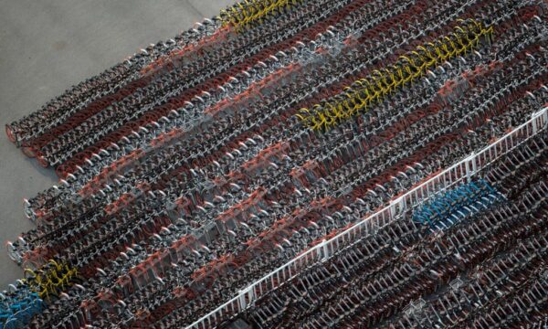 中国の自転車シェアリング、金属の廃棄30万トン　重量は空母5隻分