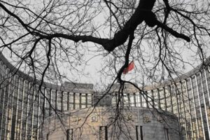 膨らむ債務　繁栄から転落へ　対策打ち出せない中国共産党　(1)