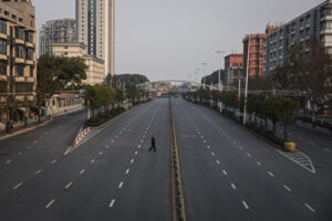 中国武漢市、封鎖措置を一部解除も撤回　地方と中央の対立浮き彫りに