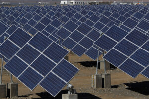 太陽光パネル設置で農地を強制収用　「マフィアのようだ」中国河北省