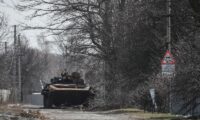 ロ軍、キエフ周辺から少数移動　「撤退でなく再配置」＝米国防総省