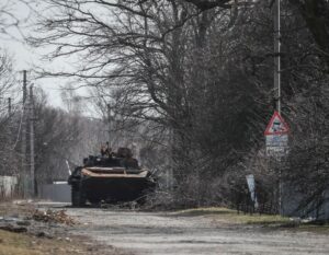 ロ軍、キエフ周辺から少数移動　「撤退でなく再配置」＝米国防総省