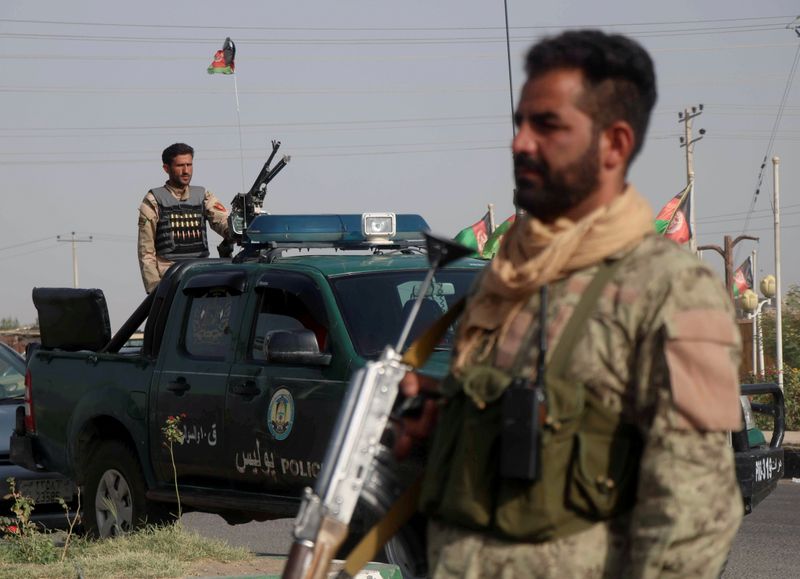 タリバン、アフガン州都を制圧　報道官トップ暗殺
