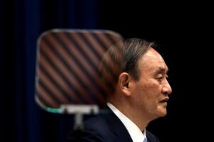 菅首相が二階幹事長と会談、経済対策の策定指示　総裁選も議論