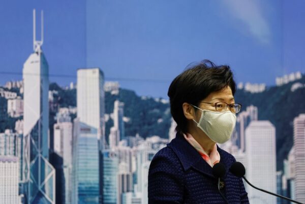 香港、中国本土・マカオとの隔離なし往来再開へ　条件付きで