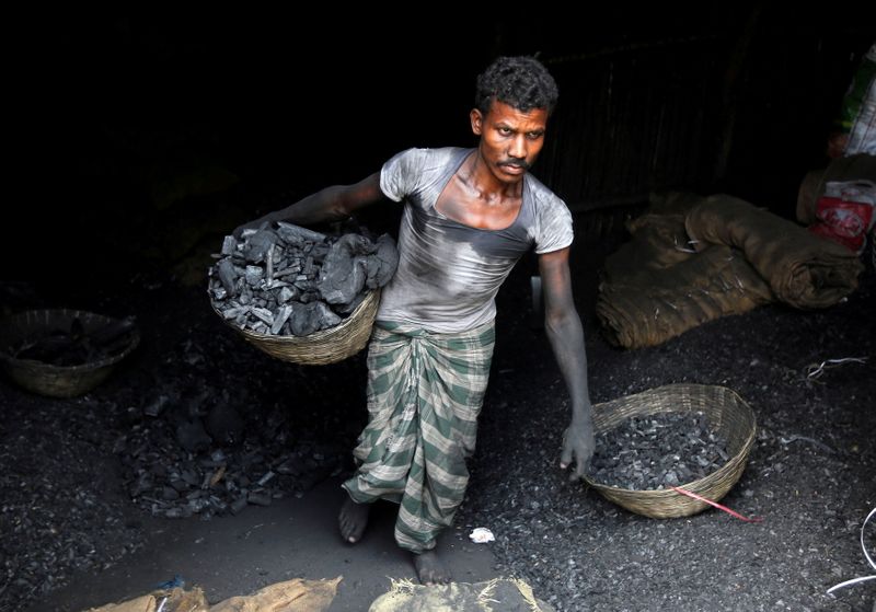インド北部州、石炭不足で停電頻発　電力供給巡る政府説明と矛盾