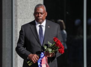 ロシアはウクライナ和平に障害、米国防長官が警告