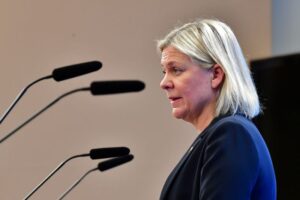 スウェーデン初の女性首相、辞任から数日後に再任