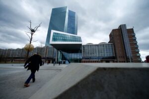 ECB、経済総局長にスペイン中銀幹部のアルセ氏