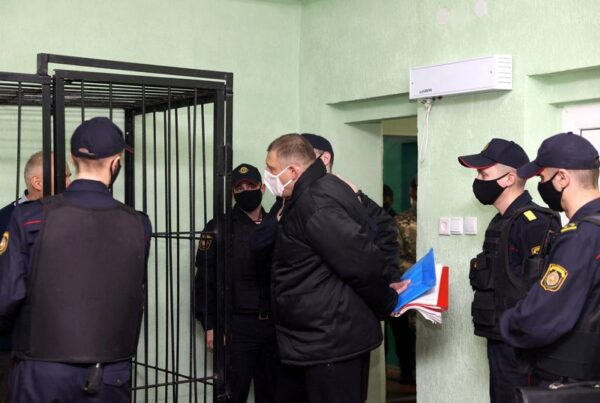 ベラルーシ、反政権派ブロガーのチハノフスキー氏に実刑判決
