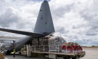 トンガ支援物資の輸送始まる、NZ軍機が被災地到着