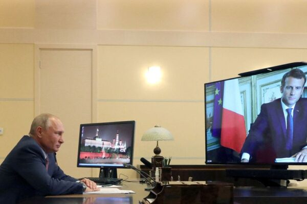 仏ロ首脳協議、マクロン氏はプーチン氏の意向見極めへ＝仏外相