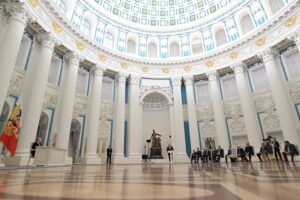 ロシア大統領府サイトがダウン、ウクライナは「IT部隊」創設