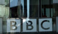 BBCやCNNなど、ロシアで取材や放送停止　「偽情報」罰則強化で