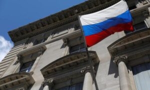 外務省、ロシア全土の危険情報引き上げ　渡航中止を勧告