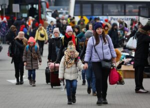 EU、ウクライナ人道支援拡大　「避難民は数百万人増加へ」