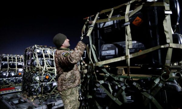 米、ウクライナへの2億ドルの追加武器支援承認