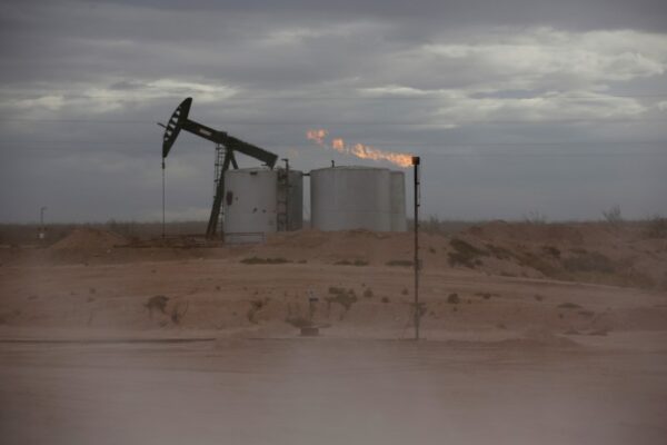石油備蓄30万キロリットル放出、米国と協調　第3弾