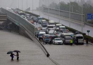 長江流域大洪水　4900万人以上被災、新たな豪雨に警戒