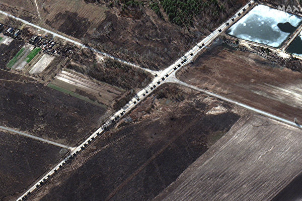 米衛星画像会社、キエフ近郊の露軍車列は「分散・再配置」　
