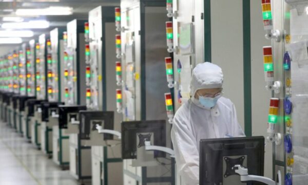 台湾当局、iPhone製造中国企業創業者を起訴　ダミー会社で企業買収