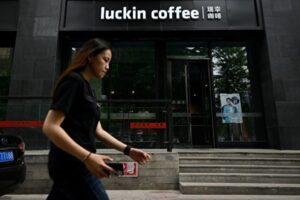 「中国のスタバ」ラッキンコーヒーが粉飾決算　損害賠償は1兆円以上か