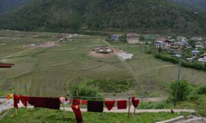 ブータン領で軍事インフラ整備する中国　専門家「狙いはインド」