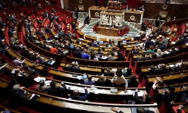 フランス下院、ウイグル人に対する「ジェノサイド」対中非難決議を圧倒的多数で採択