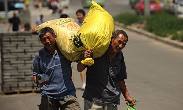 製造業の冬が早く来た 中国で「3か月早い帰郷ラッシュ」