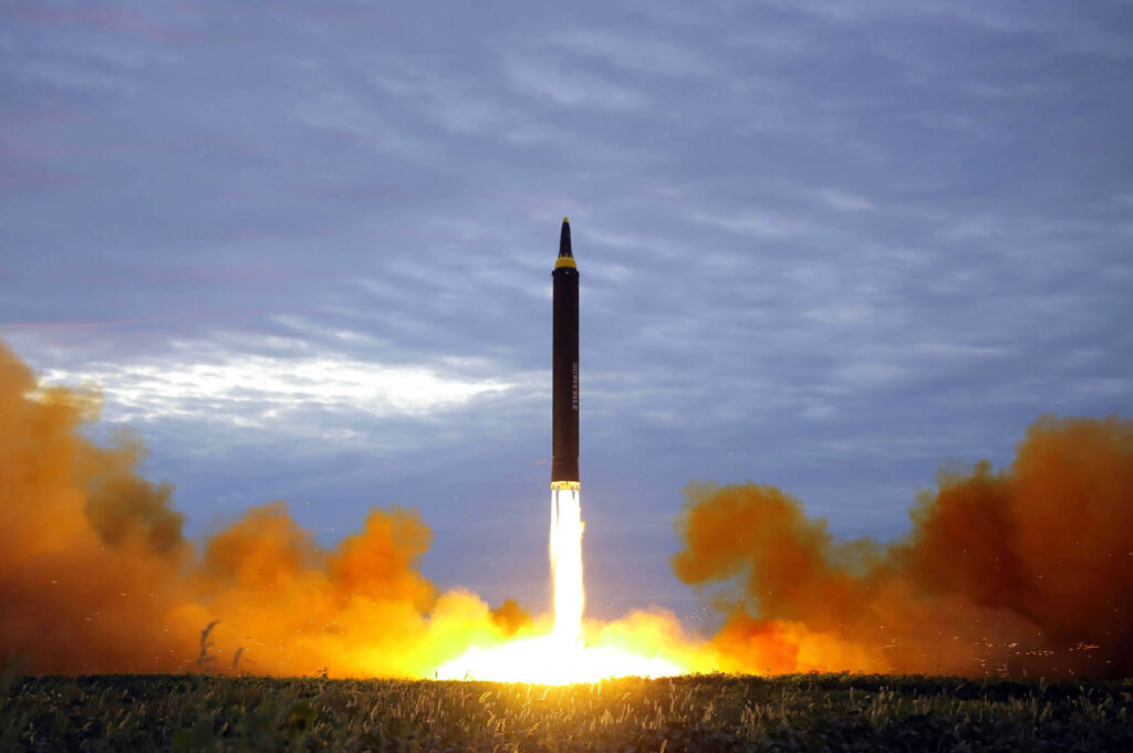 北ミサイル、意図的に射程を抑えて発射＝韓国国防部