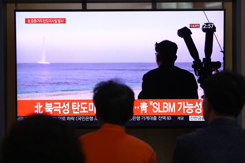 岸田首相、演説切り上げて北朝鮮ミサイルに対応　潜水艦発射型の可能性も　