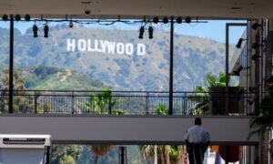 中国当局の検閲を受け入れるハリウッド映画界　米議員、政府協力停止の法案提出