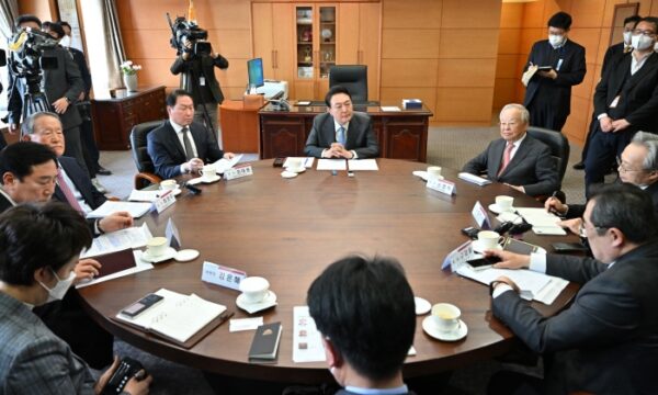 韓国次期大統領、主要経済団体代表と会談　「政府主導から民間主導へ」