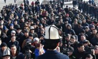 中国、キルギスでの建設事業を中止　現地住民の反発で