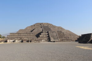 世界中のピラミッド（42）テオティワカン 月のピラミッド