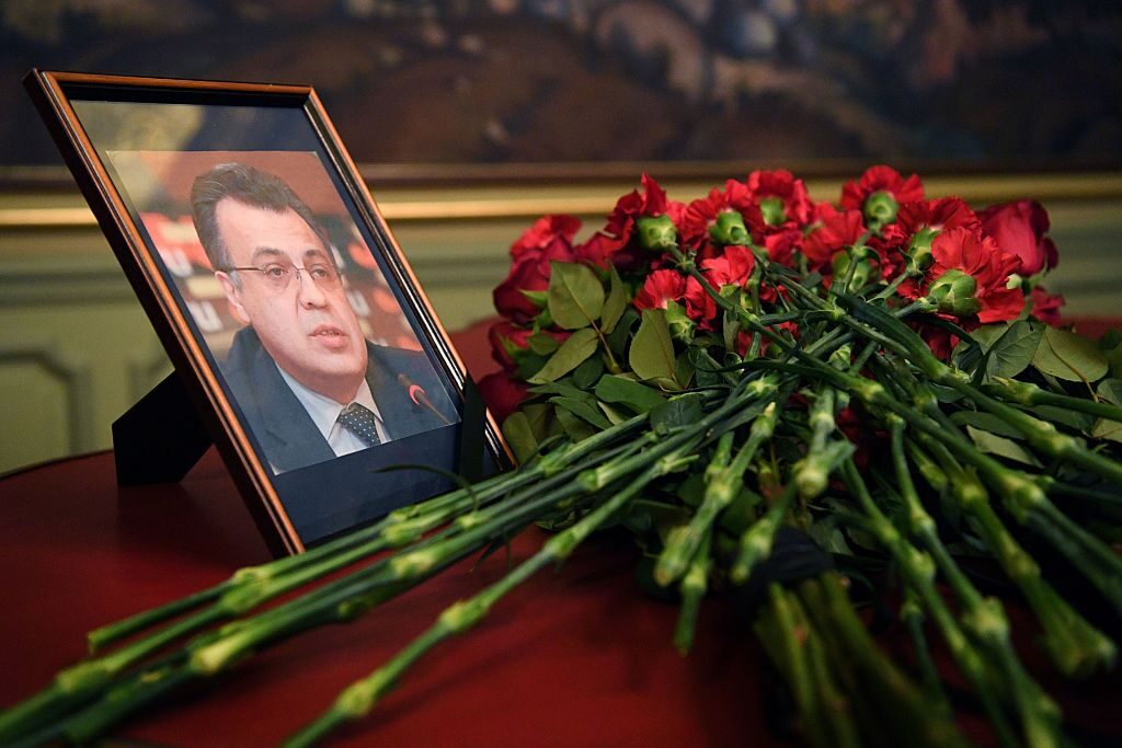 駐トルコのロシア大使銃撃され死亡　犯人は特殊部隊員