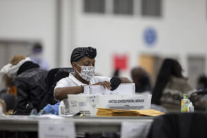 ミシガン州で「死者1万人以上が郵便投票」、分析データが示す