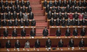 「政治花瓶」に挑む　中国の地方選、当局が独立系候補14人に妨害