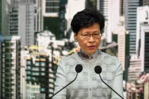 香港行政長官、「逃亡犯条例」の延期発表　撤回は否定