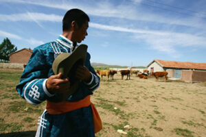 「文化的ジェノサイド」が続く大草原　住民の土地を奪い、抗議者を重機で故意に轢く＝中国・内モンゴル