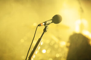 小室哲哉、「働かせてください」　音楽活動再開を発表　