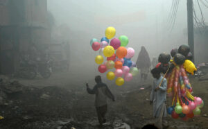 年170万人の子どもが死亡　大気や水質の汚染で＝WHO