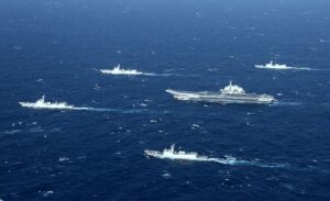 東シナ海で中国軍が演習　海洋進出抑制に動く日米と同盟国
