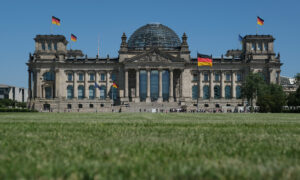 「台湾と国交を」ドイツで請願活動　1万人超が署名