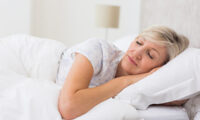 脳の老廃物を消すには横向きで寝るのが一番！！　認知症を予防する5つのコツ（2）