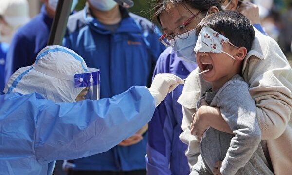 上海市、感染者40万人に死者17人と発表、専門家ら「実態反映せず」