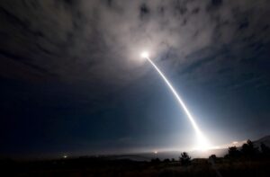 米軍、核搭載可能ＩＣＢＭ発射実験中止　ロシアに配慮